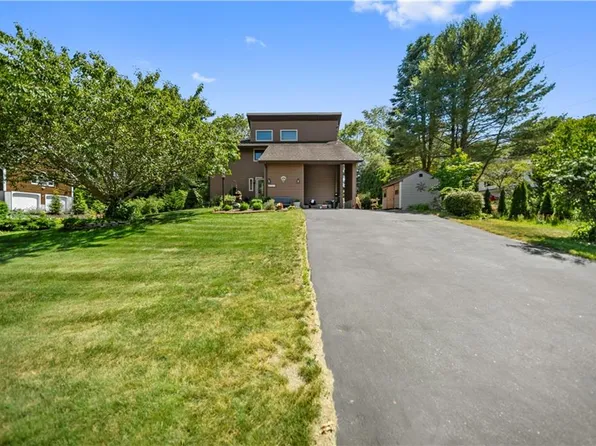 25 Cosmo St, Westerly, RI 02891