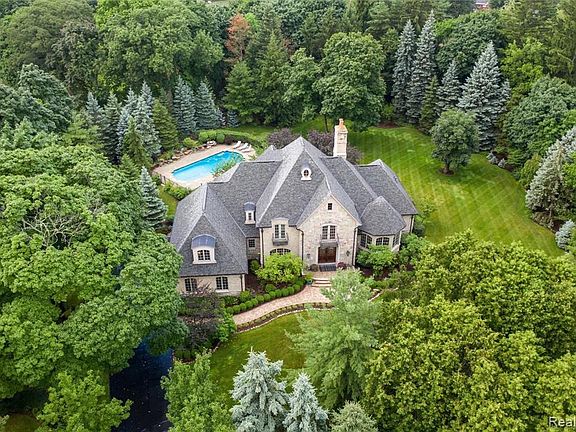 1590 Tully Ct, Bloomfield Hills, MI 48302 | Zillow