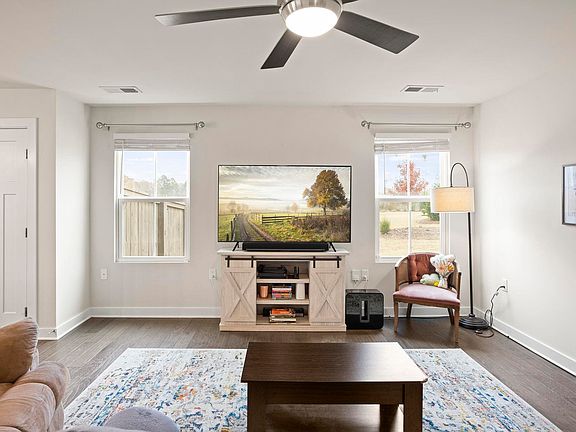 5th image of 319 Fairmeadow Way
