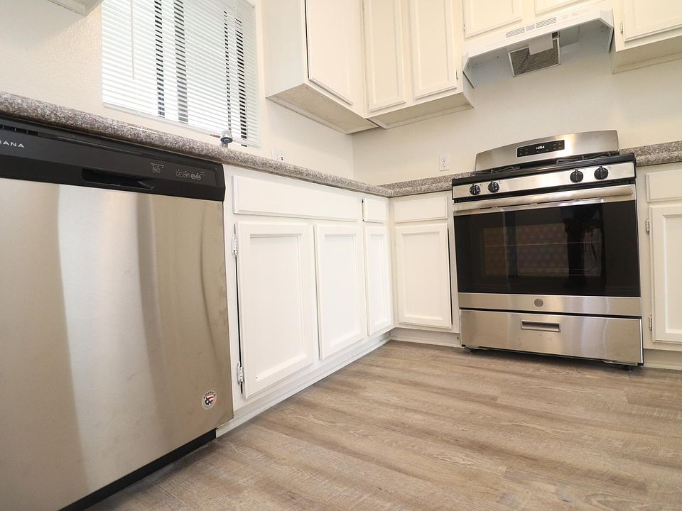 1st image of 1212 Gladys Ave APT 204