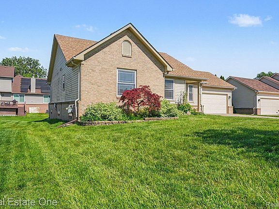 3rd image of 13941 Perry Place Blvd