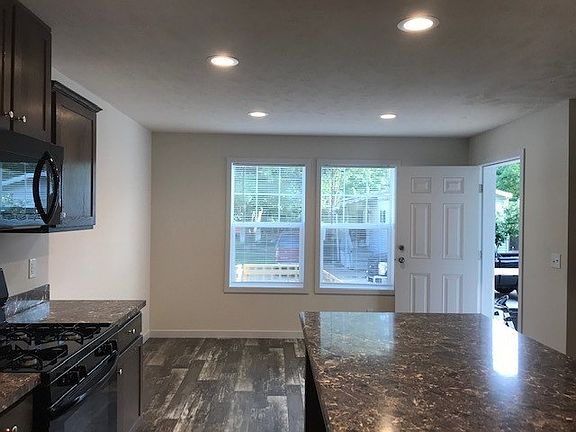 2nd image of 444 Bellewood St SE #109