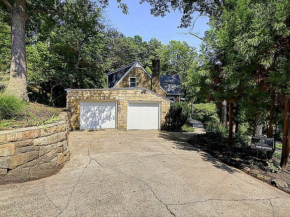2nd image of 1744 Woodvale Dr