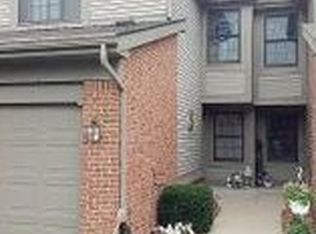 1008 Pinewood Ct, Brighton, MI 48116