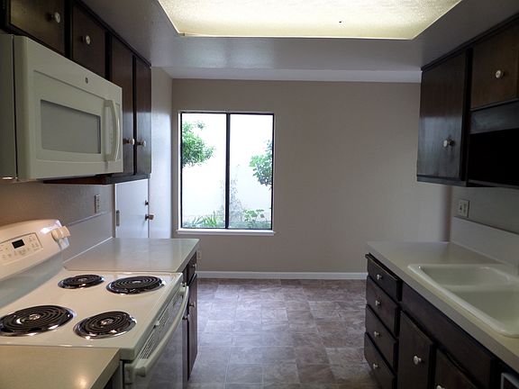 3rd image of 600 Blue Jay Dr
