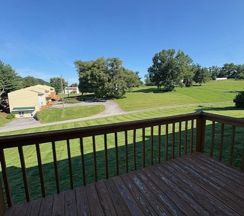 1st image of 25146 York Dr APT 32