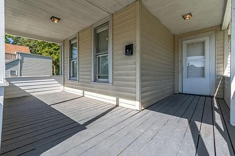3rd image of 908 W 8th St