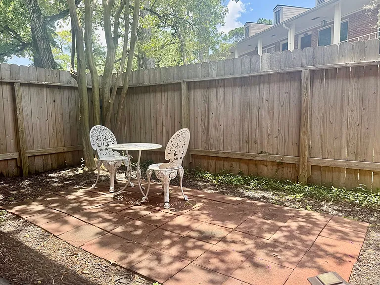 829 Wax Myrtle Ln — Photo 16