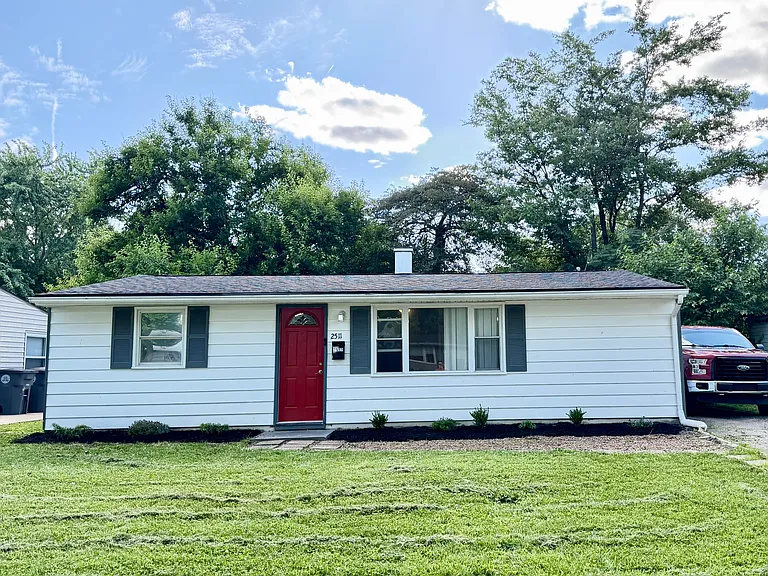 2511 S Ruston Ave — Photo 2
