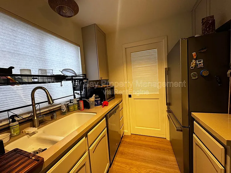 706 Crocker Ave — Photo 6