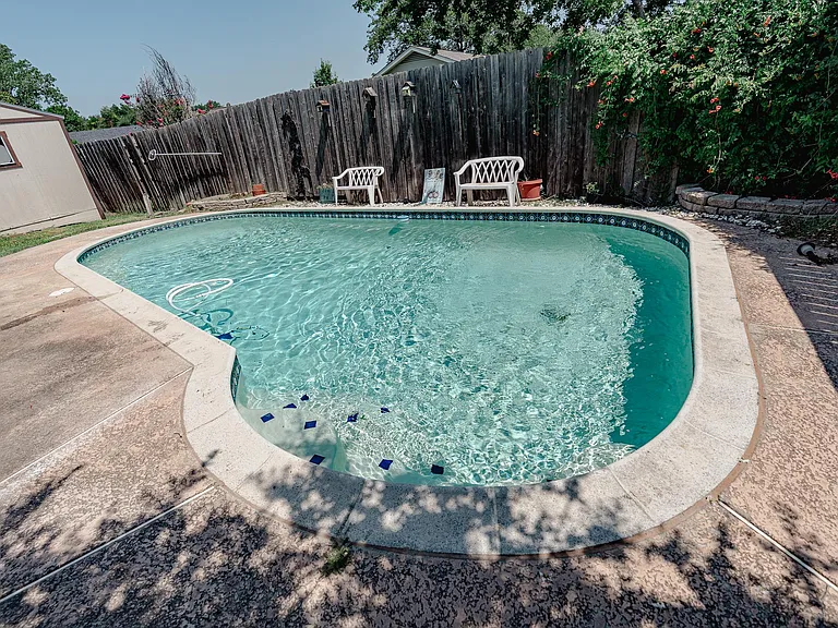 2027 Lucerne Cir — Photo 36
