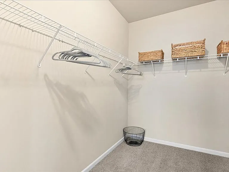 Farmington Lakes Apartments — Photo 50