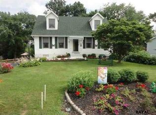 30 Arlene Ct, Hanover, PA 17331