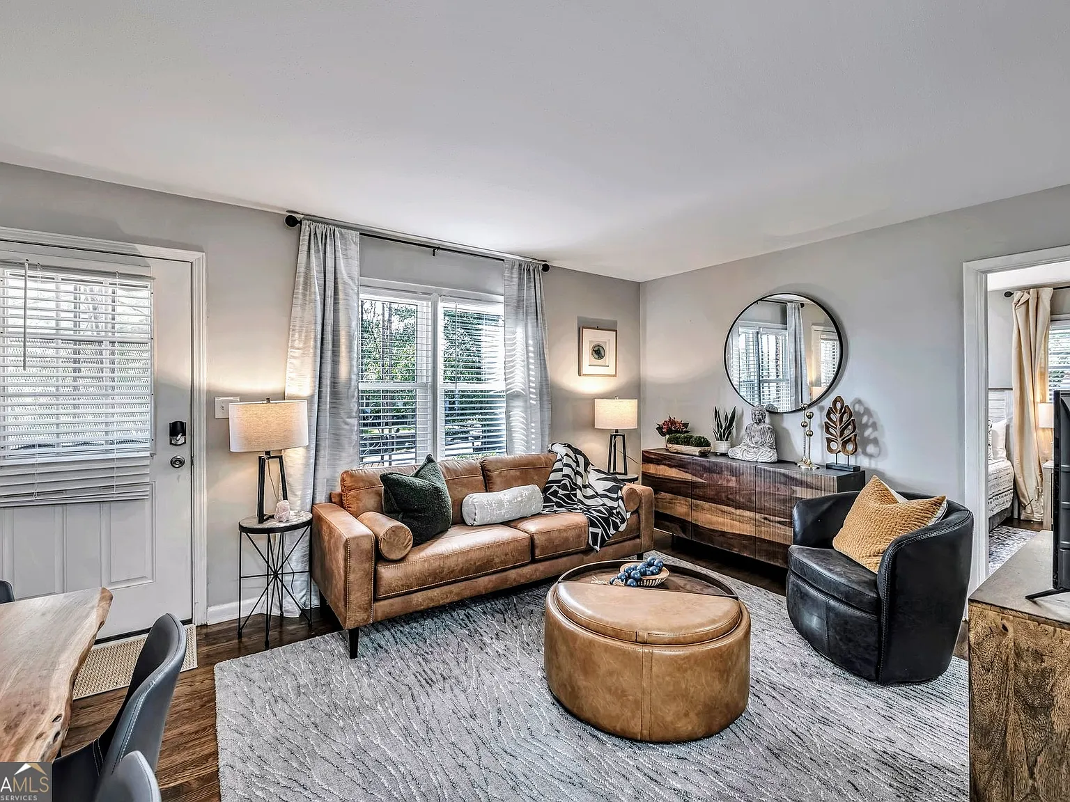 2 bed, 1.0 bath, 3200 sqft, $2,500 — Photo 3