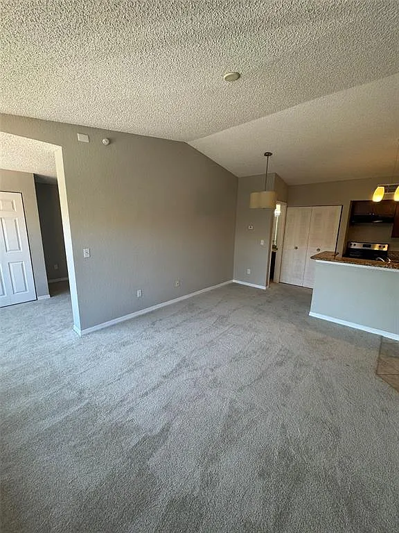 1 bed, 1.0 bath, 597 sqft, $1,200 — Photo 4