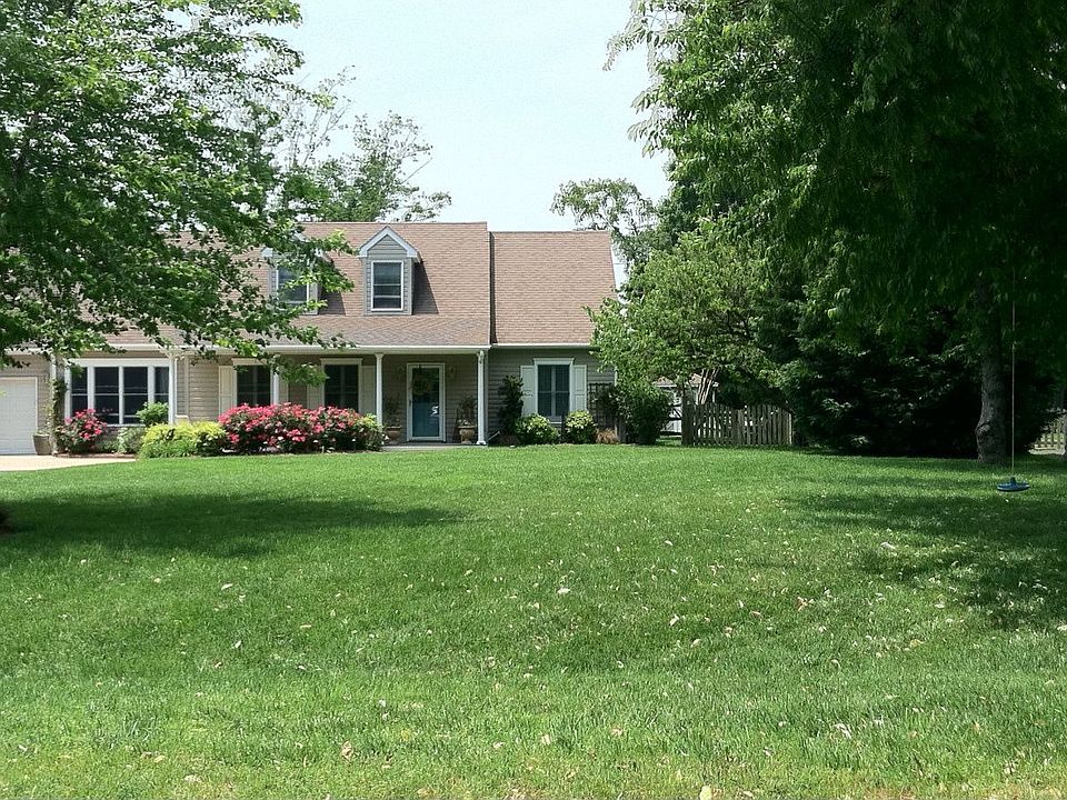 1st image of 208 Columbia Ln