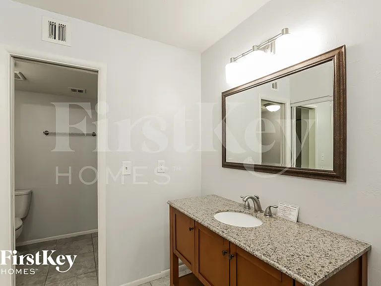 9631 N 35th Dr — Photo 12