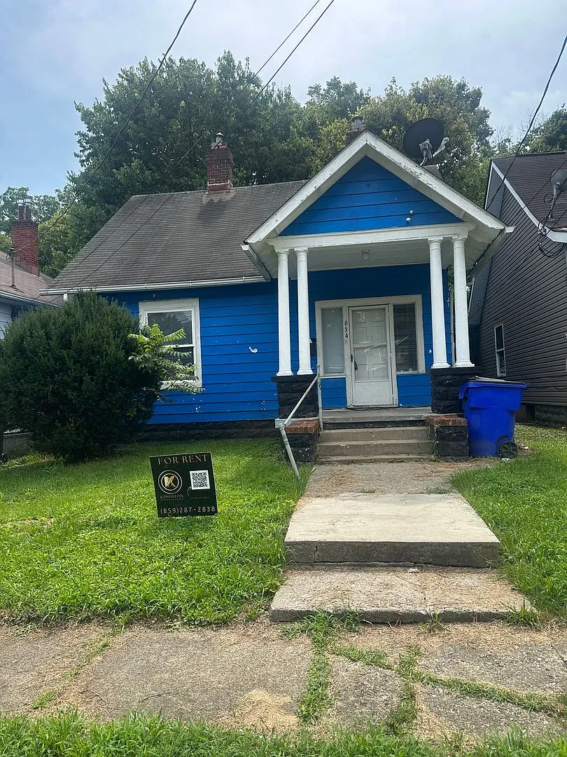 Beautiful 3 Bedroom House Half off Deposit and Amazon Gift Card — Photo 2
