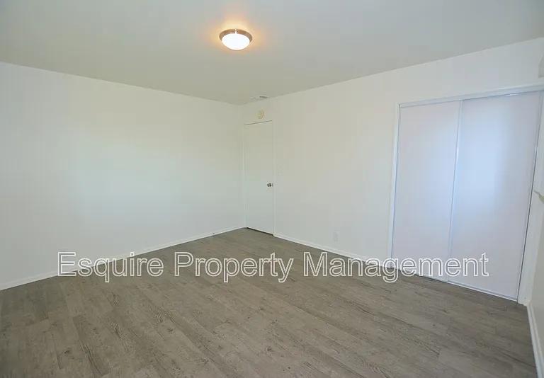 391 Harvard St — Photo 13