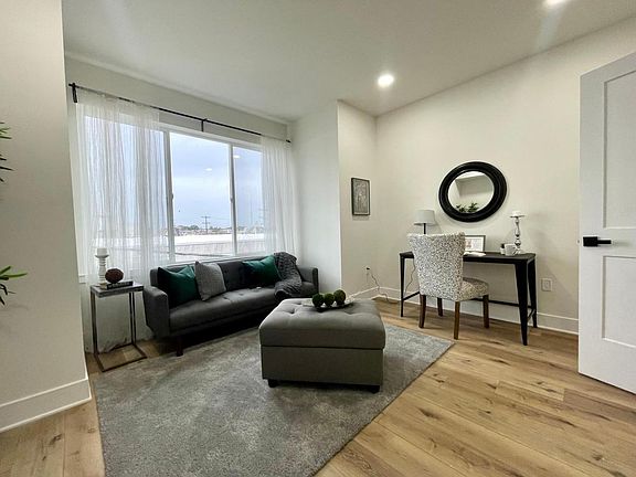 5th image of 2500 E Tioga St #12-C