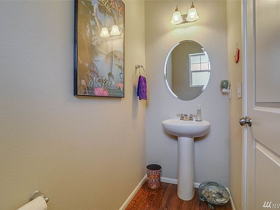 5th image of 3205 Hanna Dr NE