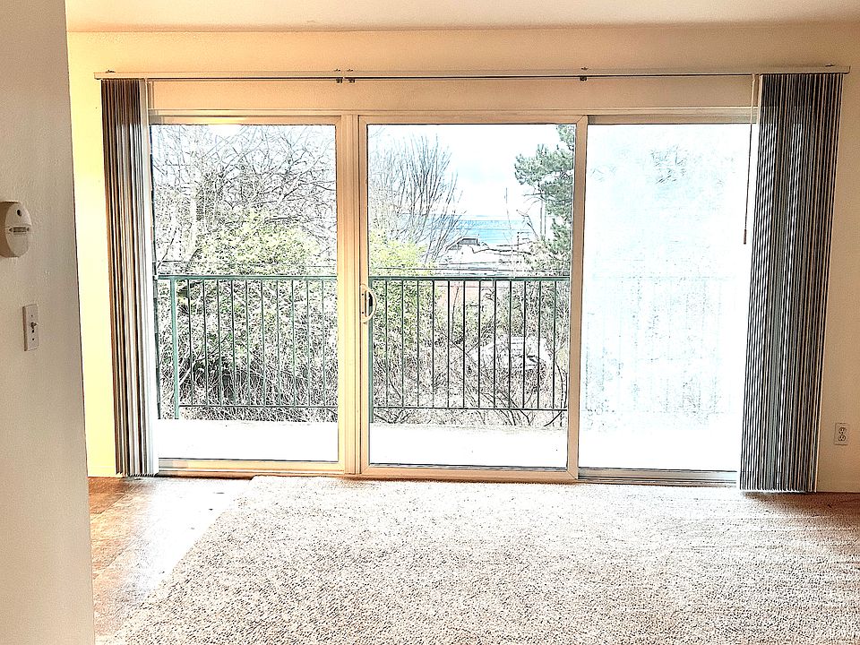 1st image of 1510 13th Ave S #303