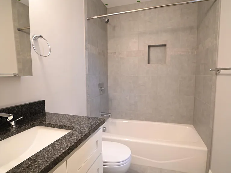 19 Roberts St #3 — Photo 11