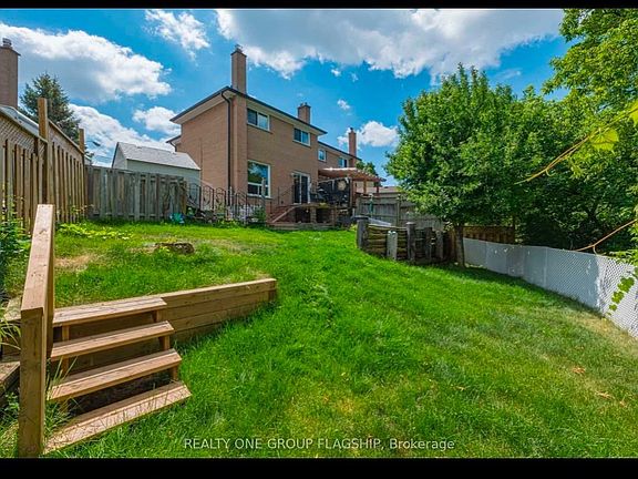 4th image of 12 Azalea Ct