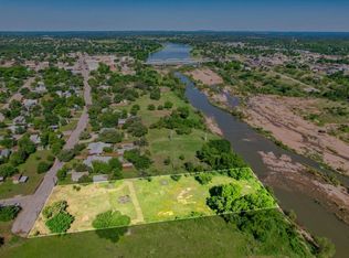 609 E Main Street, Llano, TX 78643
