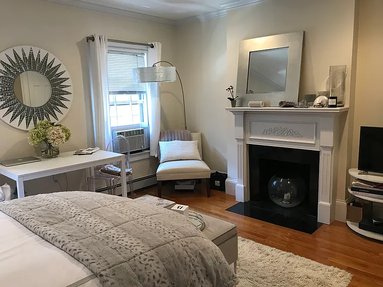 44 Irving St #2 — Photo 2