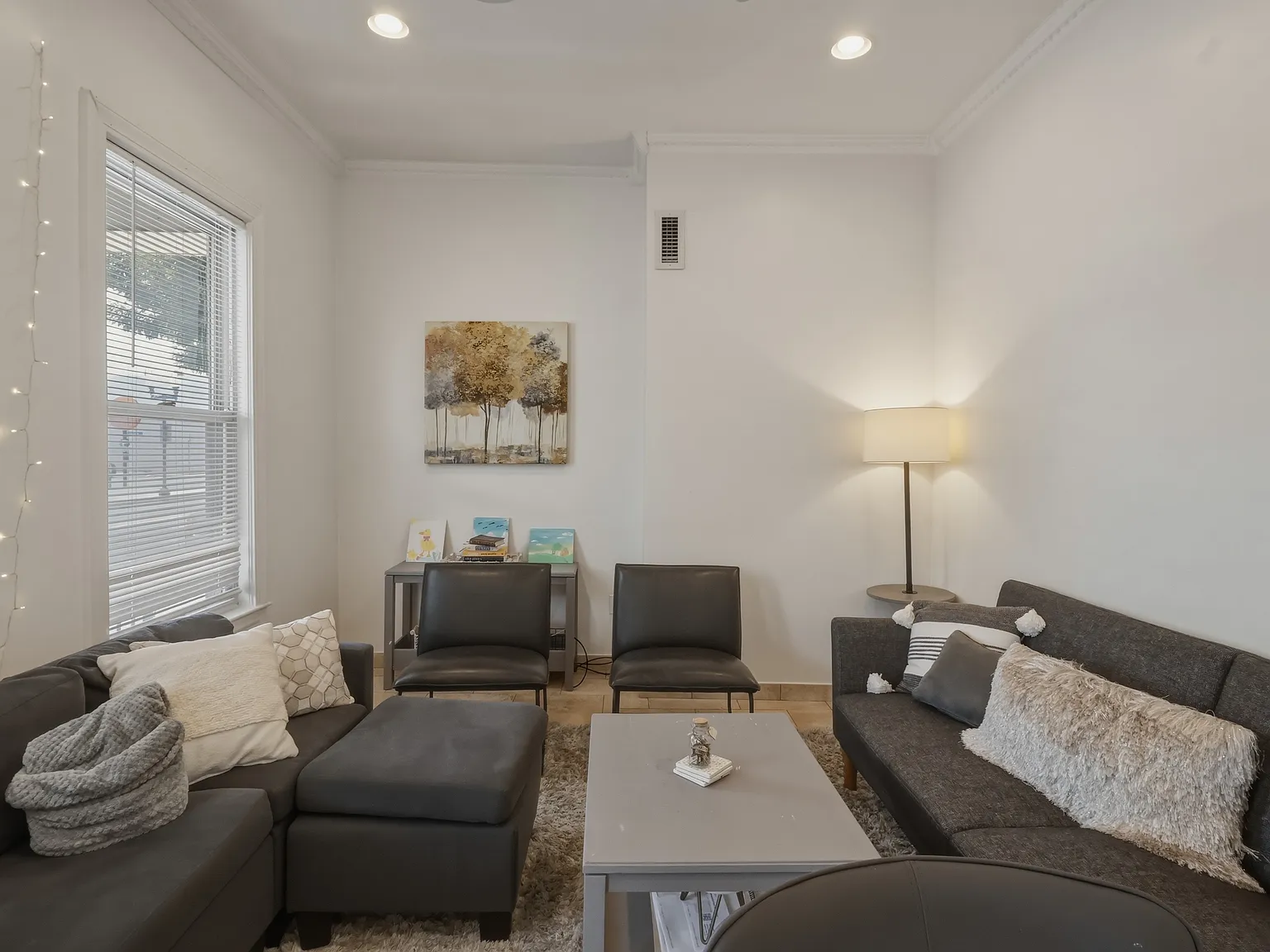 3 bed, 1350 sqft, $3,500 — Photo 1