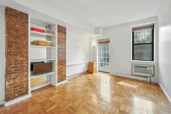 Rented by Cooper & Cooper Real Estate | media 14