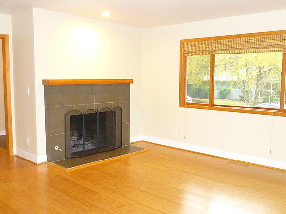 5th image of 1310 Lee St