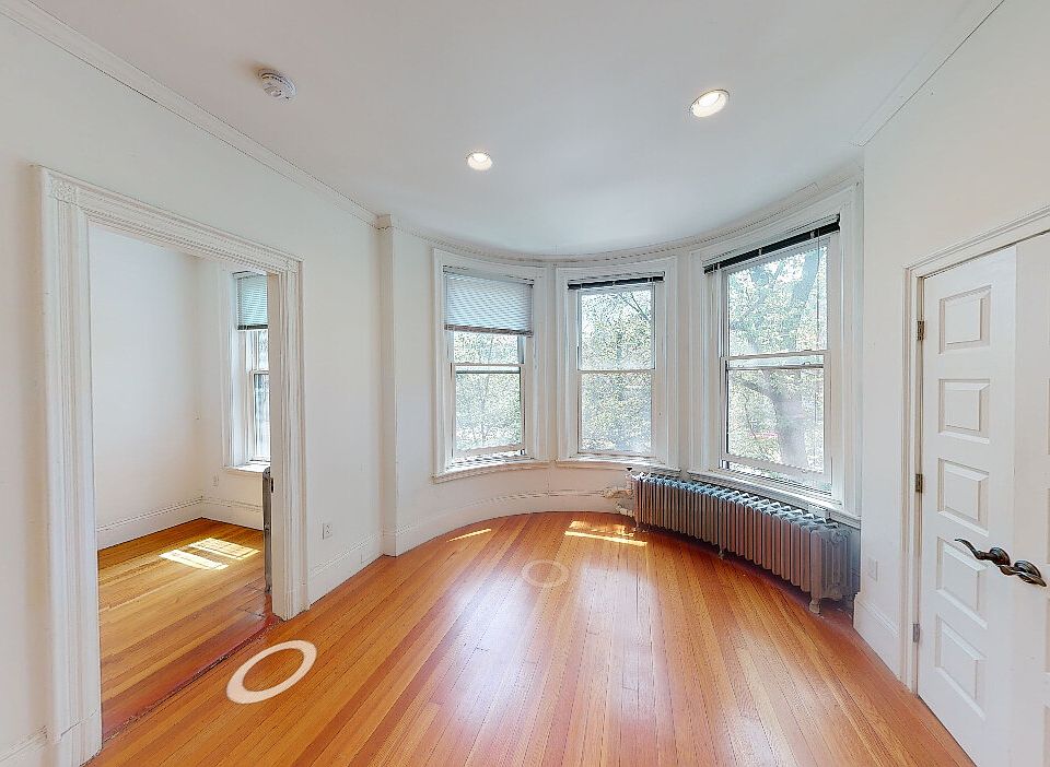 1st image of 373 Commonwealth Ave #8
