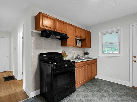 5th image of 2188 Middlehurst Dr
