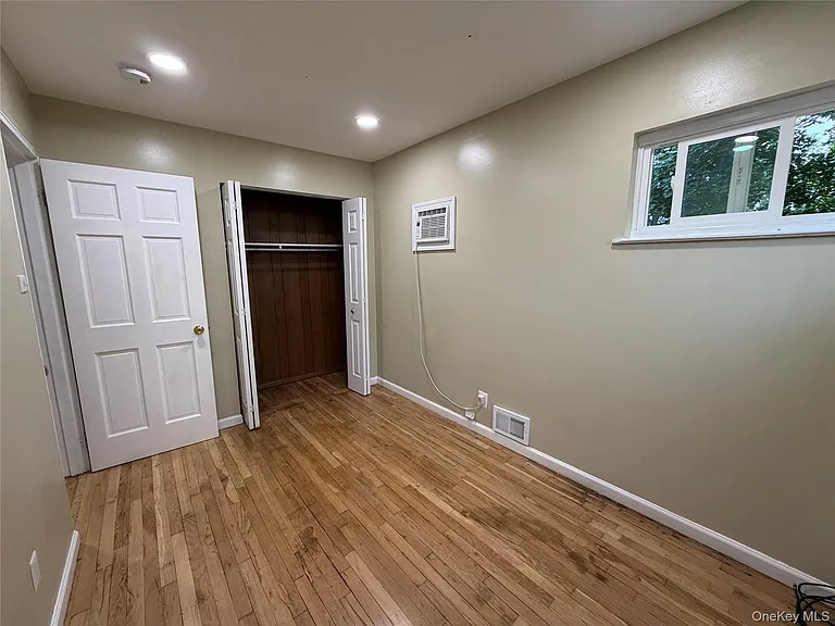 196 Sterling St — Photo 6