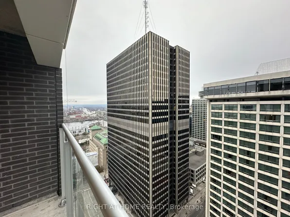 340 Queen St, Ottawa, ON