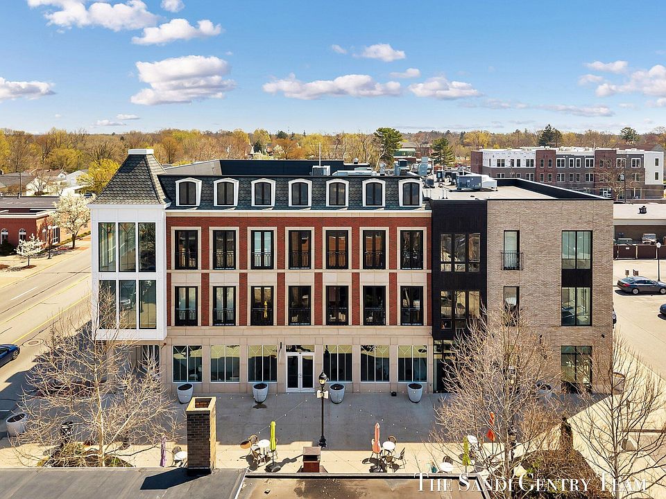 1st image of 110 W Savidge St #302