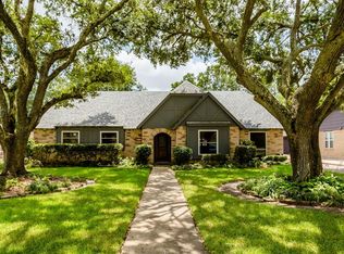 15813 Lakeview Dr, Jersey Village, TX 77040