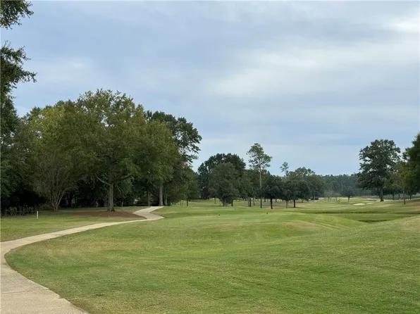 853 Camphill Dr, Abita Springs, LA 70420
