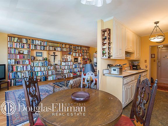 5th image of 162-41 Powells Cove Blvd APT 5N