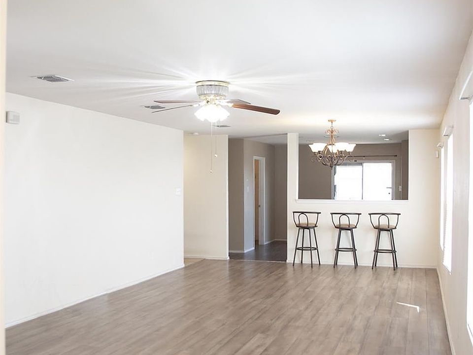 1st image of 233 Chalk Mountain Dr
