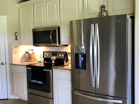 3rd image of 130 Kelly Dr