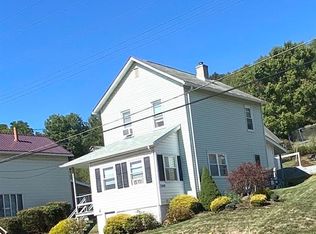 540 Main St, Ernest, PA 15739