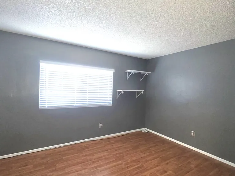 621 E Avenue J12 — Photo 10
