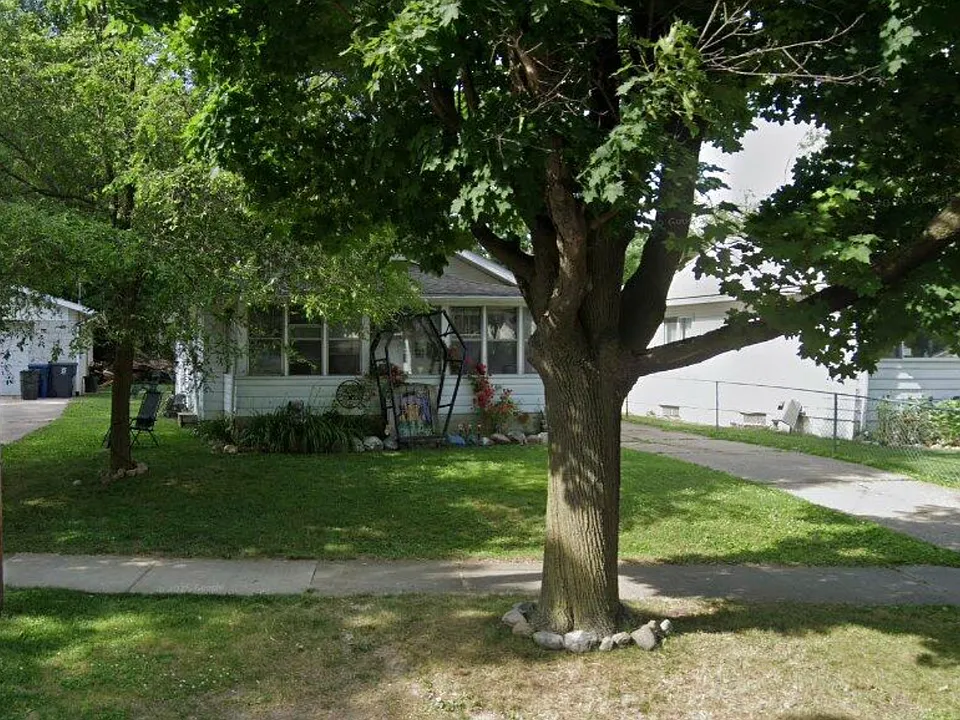 2513 Woodrow Ave