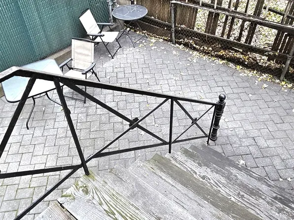 327 Jackson Street image 29 of 47