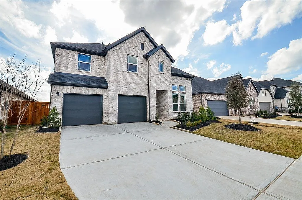 4 bed, 3.0 bath, 3101 sqft, $3,600 — Photo 3