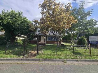 9756 Sidney St, Chilliwack, BC V2P 4G6