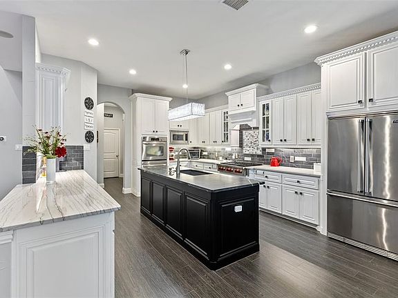 3rd image of 1620 Stillhouse Hollow Dr